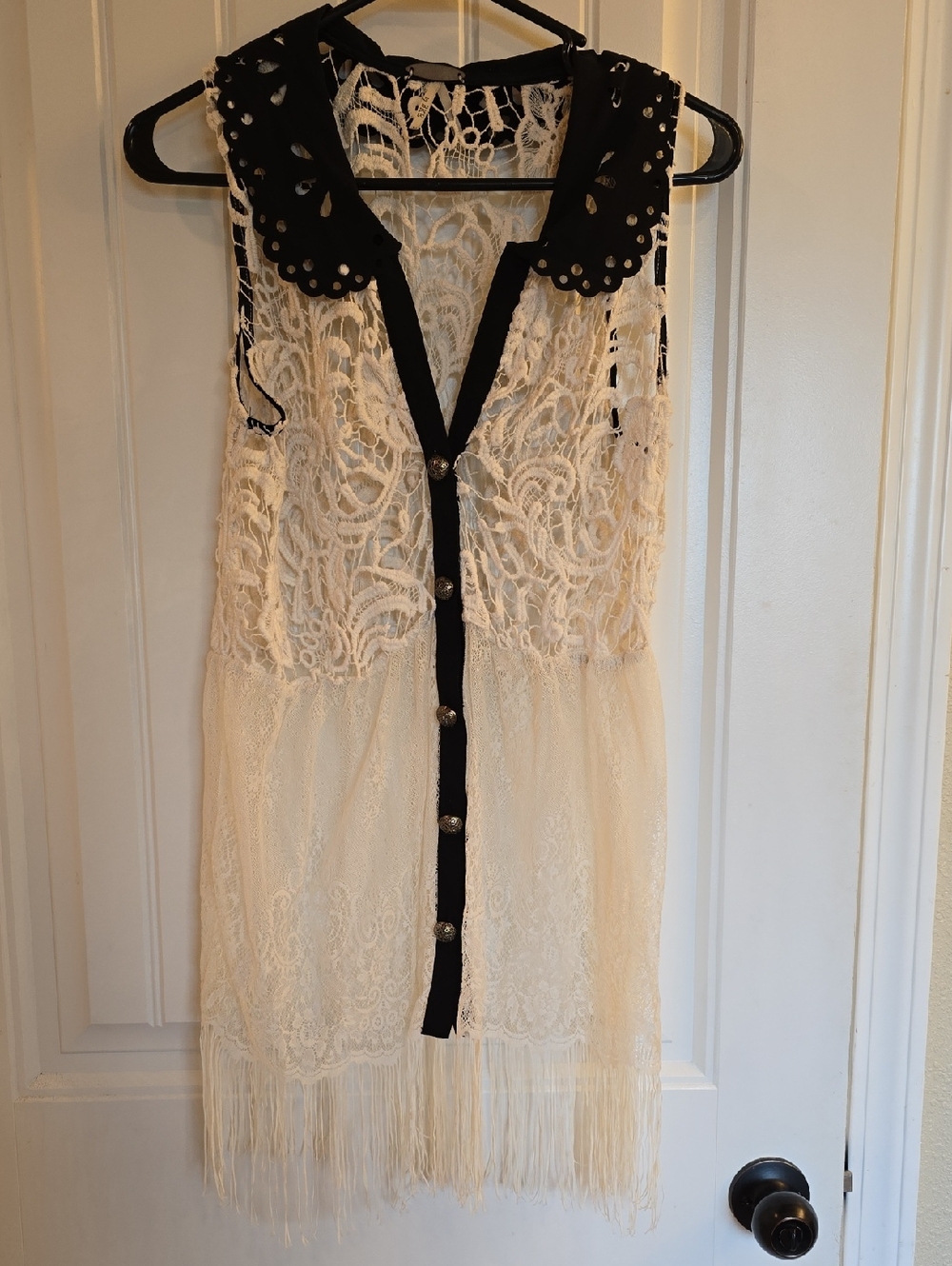 BKE Beige Crochet Lace Top with Black Trim